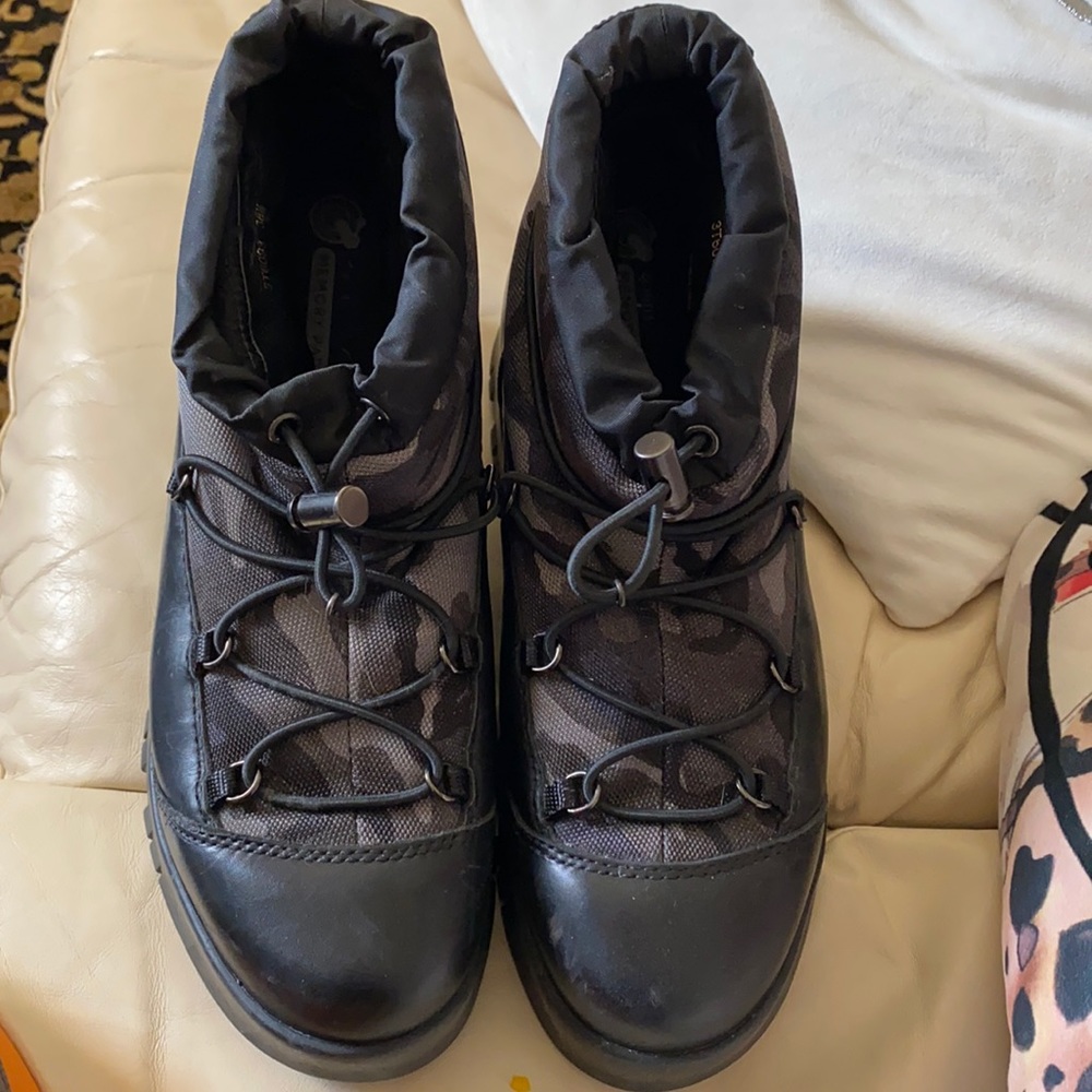 Authentic PRADA sz 38.5 - Picture 1 of 6